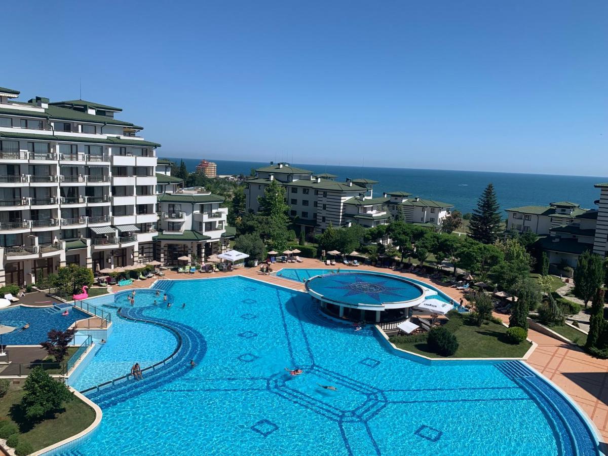 Kalina Private Apartments In Emerald Resort, רבדה מראה חיצוני תמונה