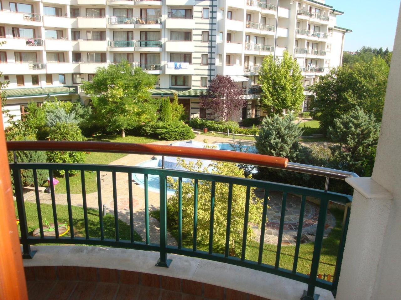 Kalina Private Apartments In Emerald Resort, רבדה מראה חיצוני תמונה