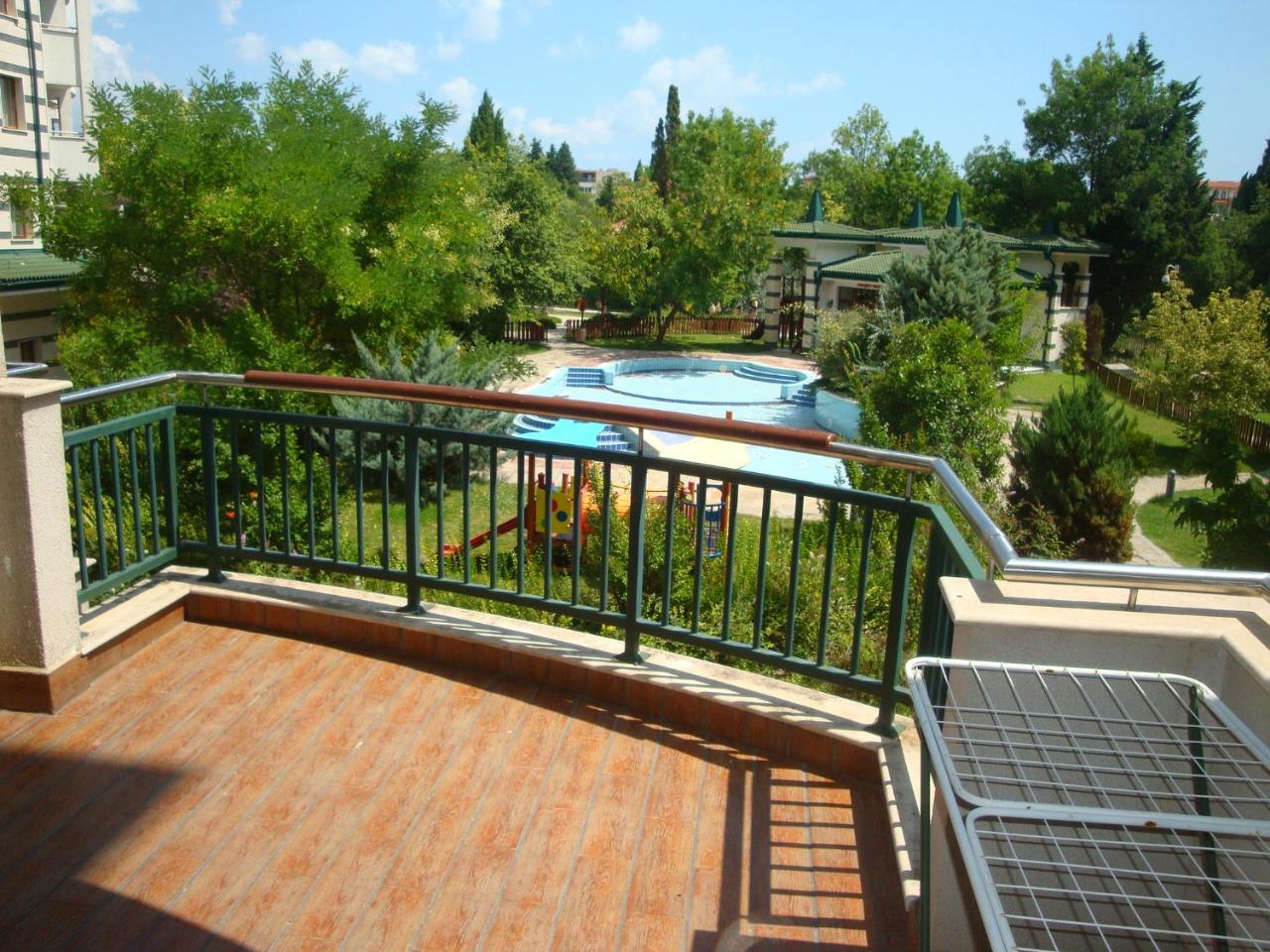 Kalina Private Apartments In Emerald Resort, רבדה מראה חיצוני תמונה