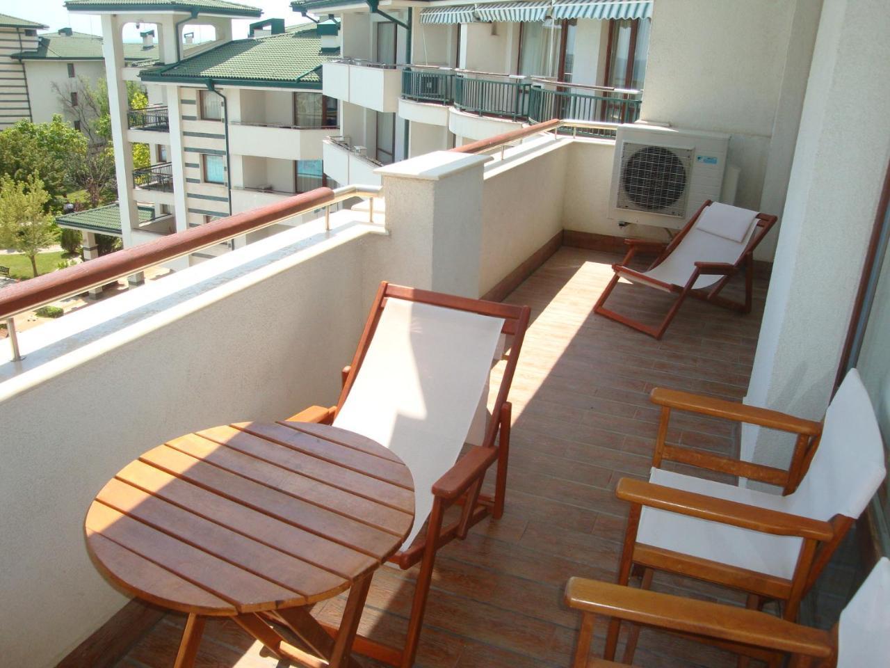 Kalina Private Apartments In Emerald Resort, רבדה מראה חיצוני תמונה